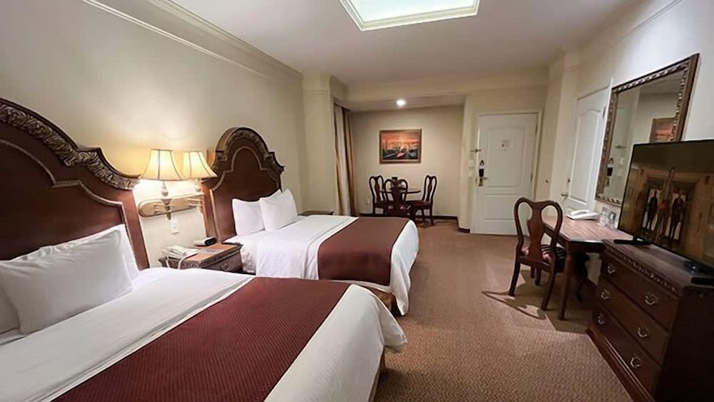 Img - Junior Suite, 1 Bedroom, Private Bathroom