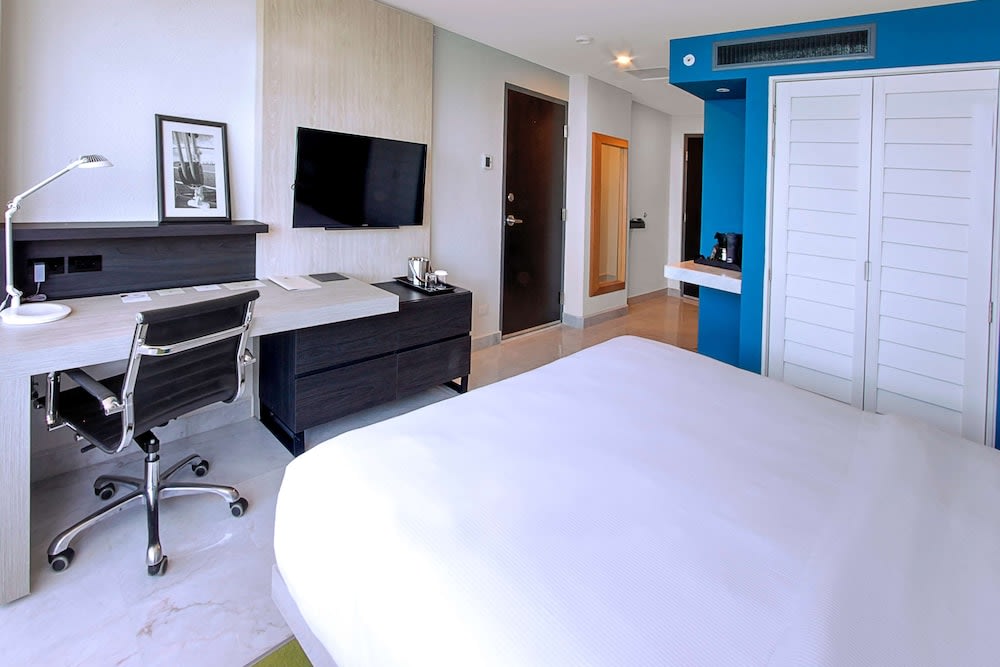 Img - Room, 1 Double Bed, Accessible, Non Smoking (Beach View)