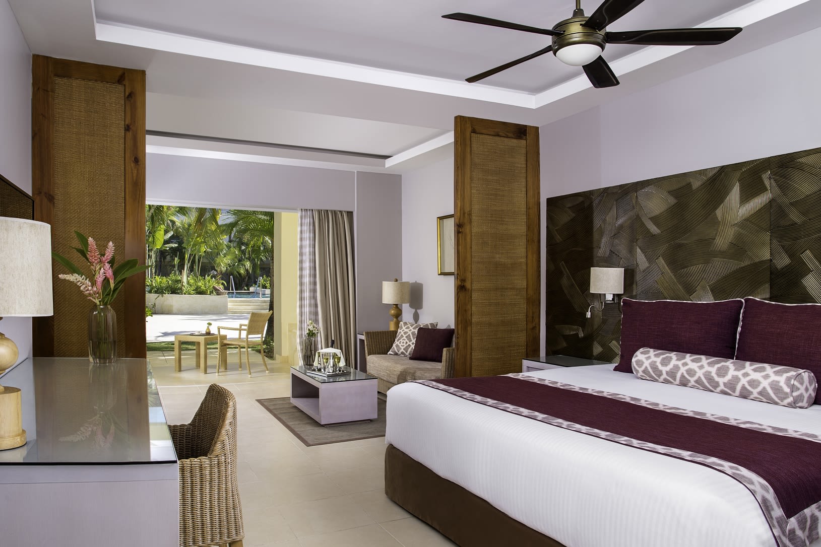 Img - Deluxe pool terrace king bed - NDXKSU