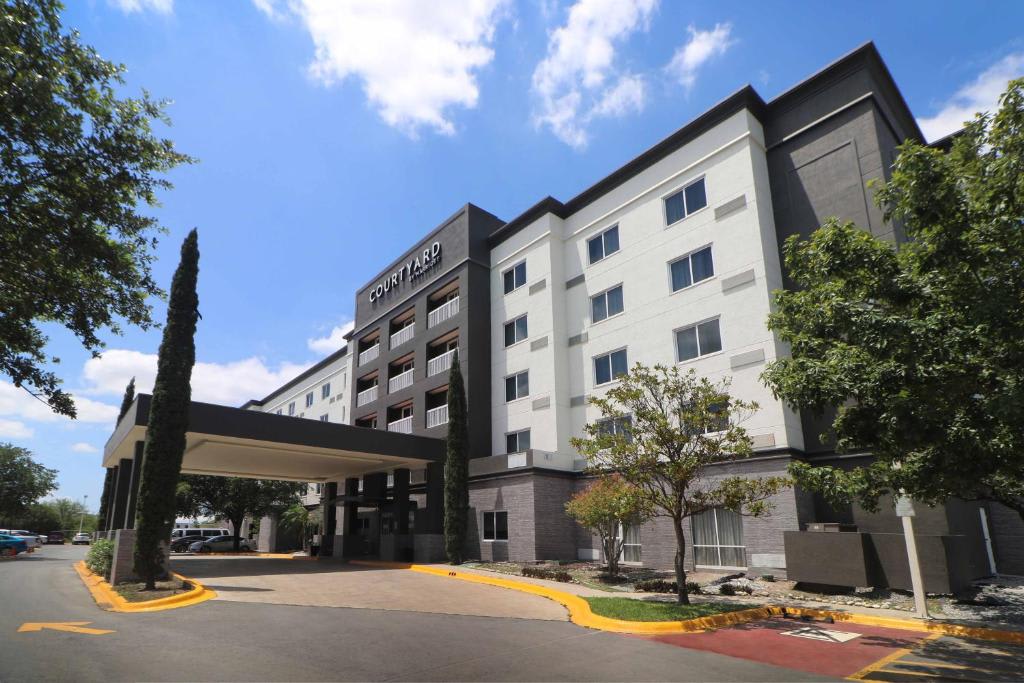 Courtyard by Marriott Monterrey Aeropuerto