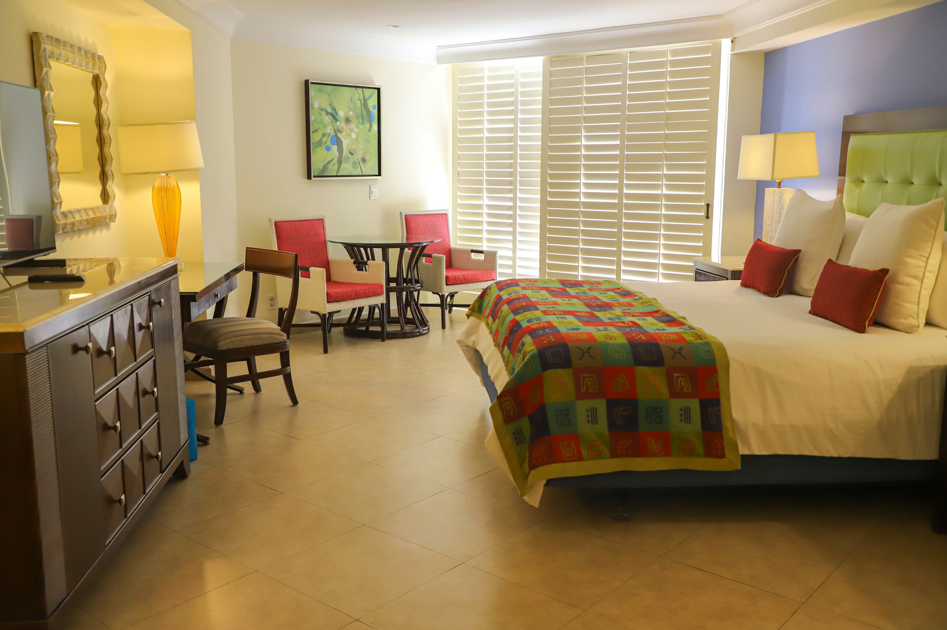 Img - Deluxe king ocean view