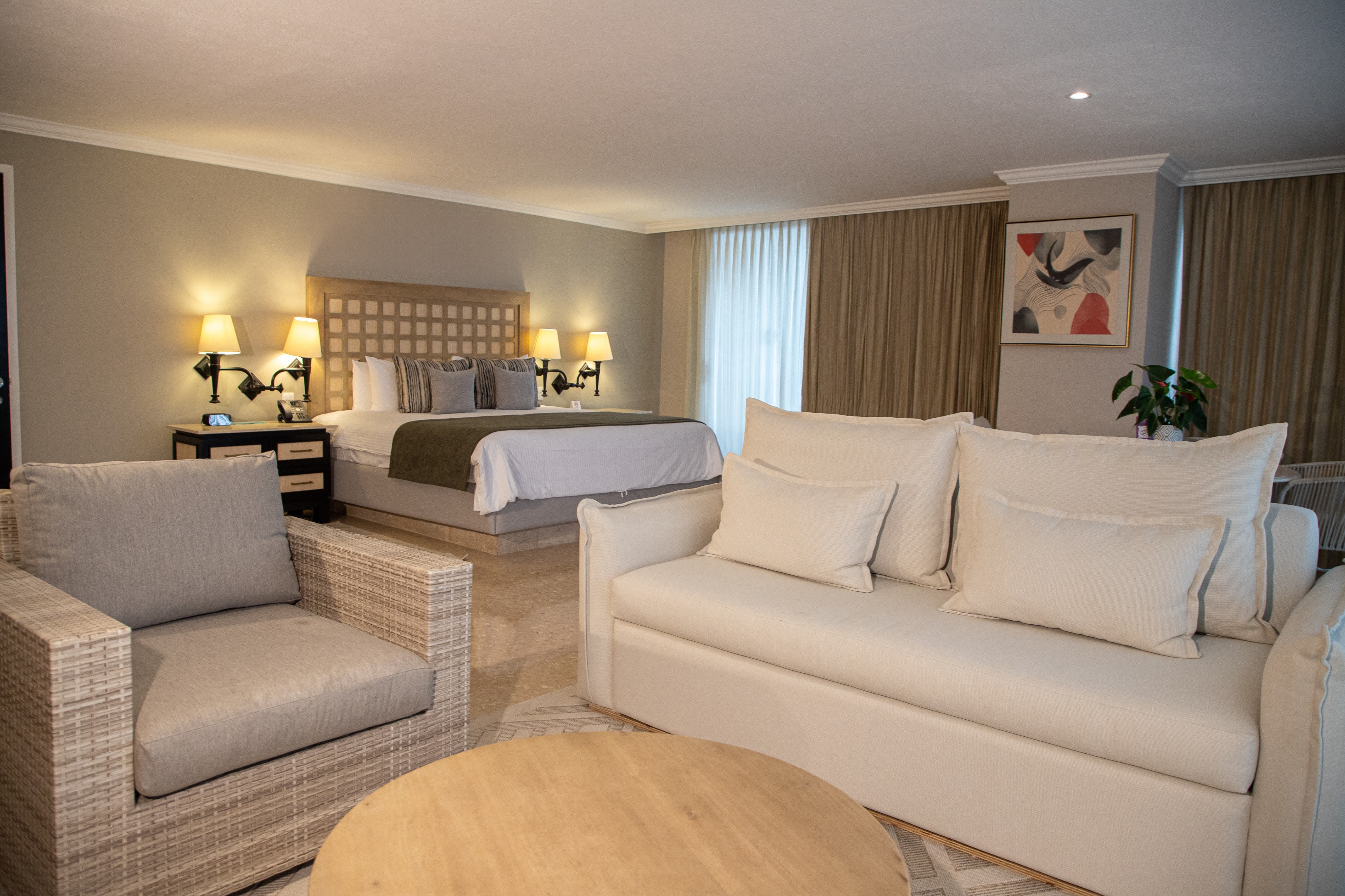 Img - Junior suite king oceanfront