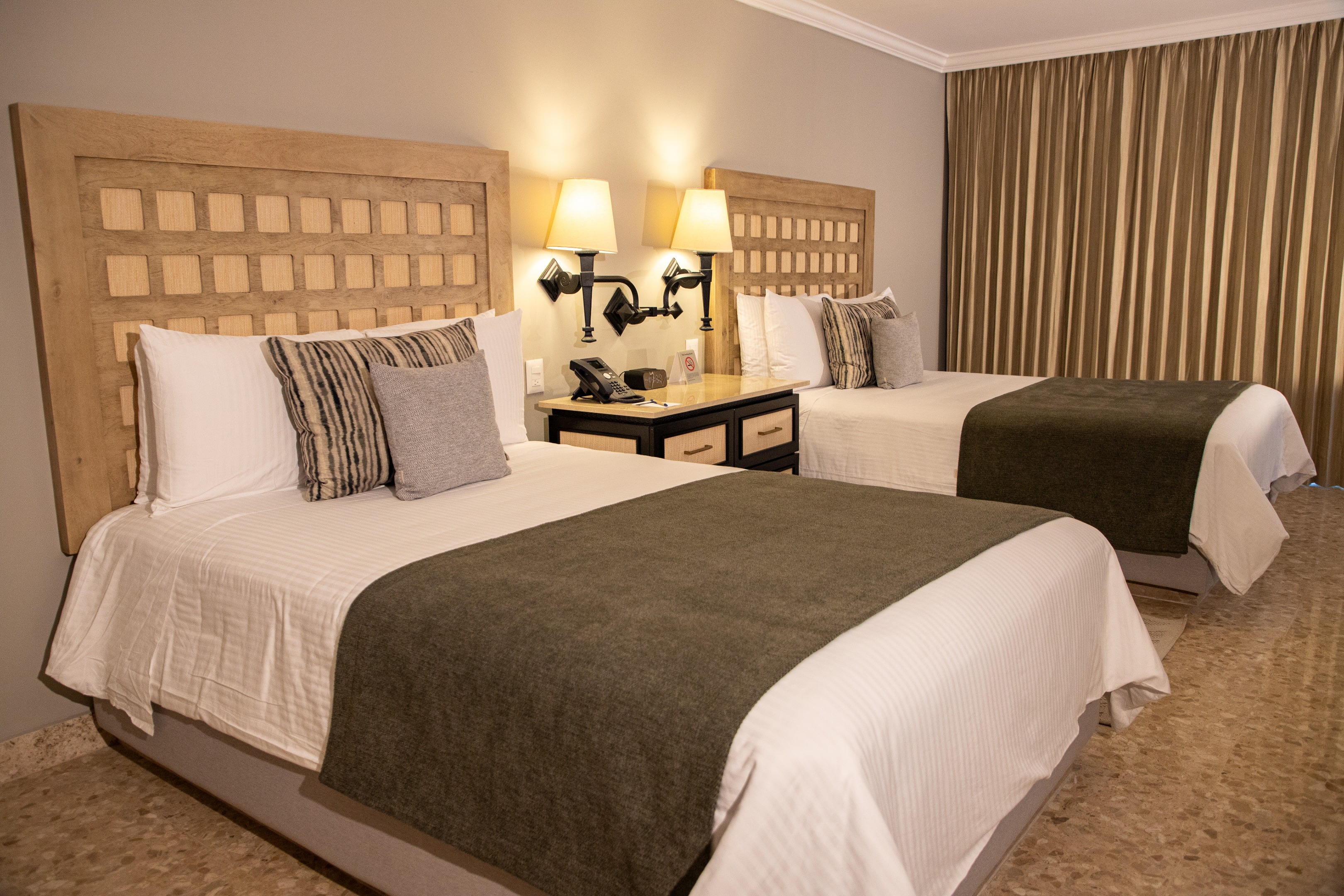 Img - Deluxe double oceanfront