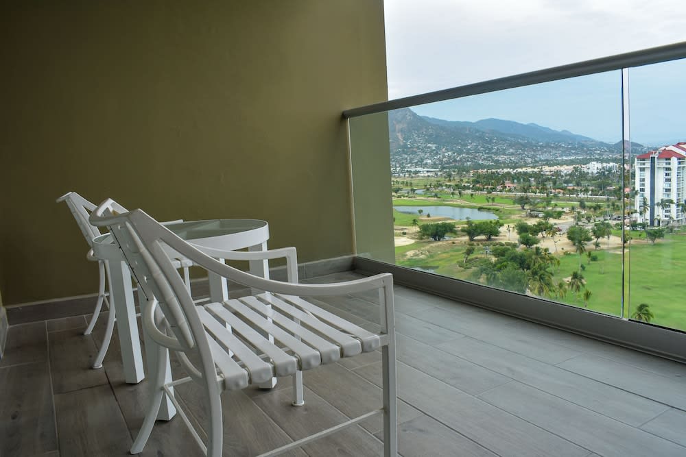 Img - Deluxe Golf View King