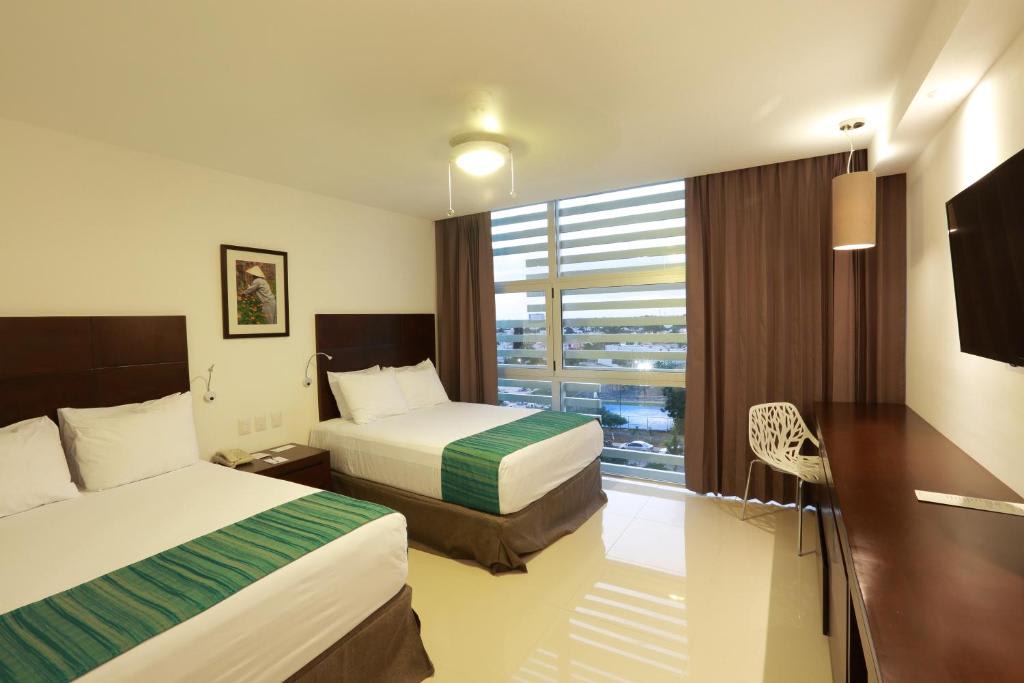 Superior Deluxe Room with Mini Refrigerator and Garden View, 2 double beds