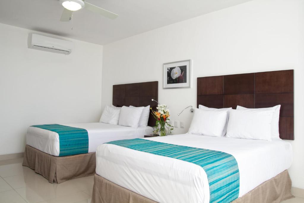 Superior Deluxe Room with Mini Refrigerator and Garden View, 2 double beds