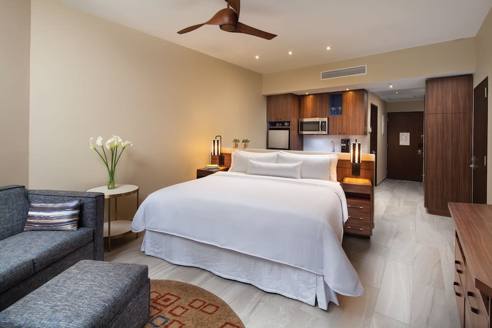 Img - Studio, 1 King Bed with Sofa bed, Balcony, Ocean View (Balcony)