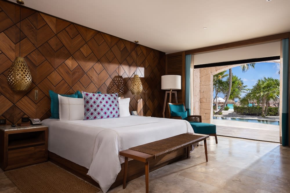 Img - Preferred Club Ocean Front Swim Out Governor Suite