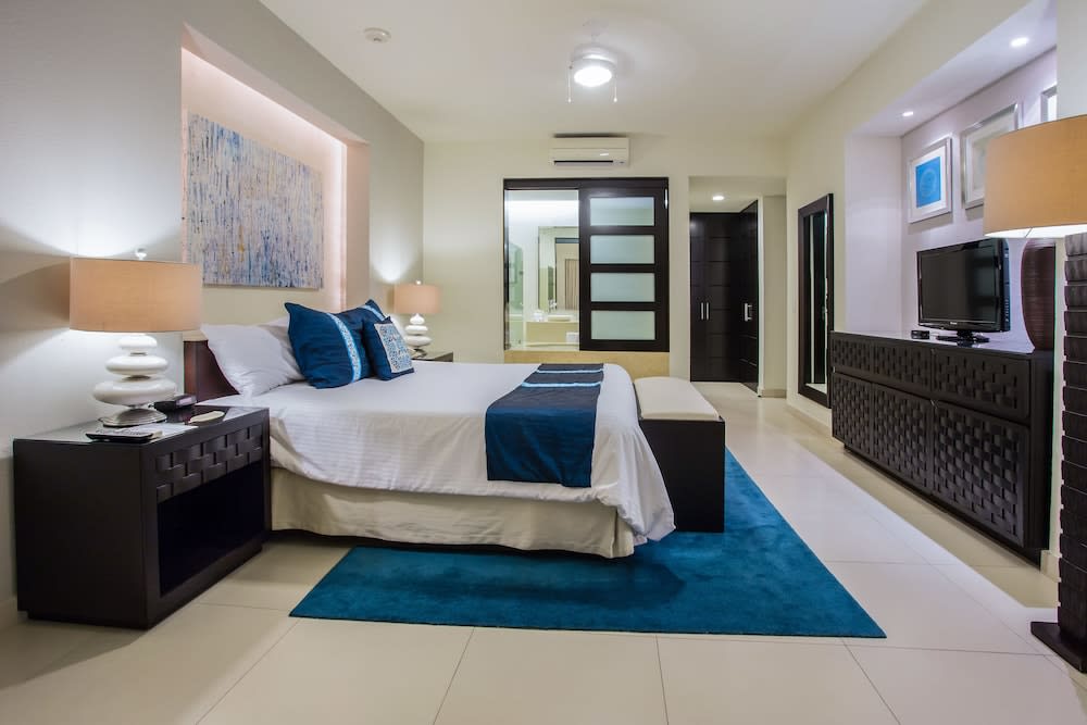 Img - Room, Multiple Beds, Balcony (Balcony or Terrace)