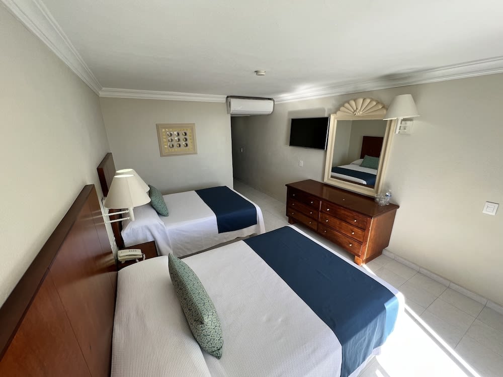 Img - Standard Room, 2 Double Beds