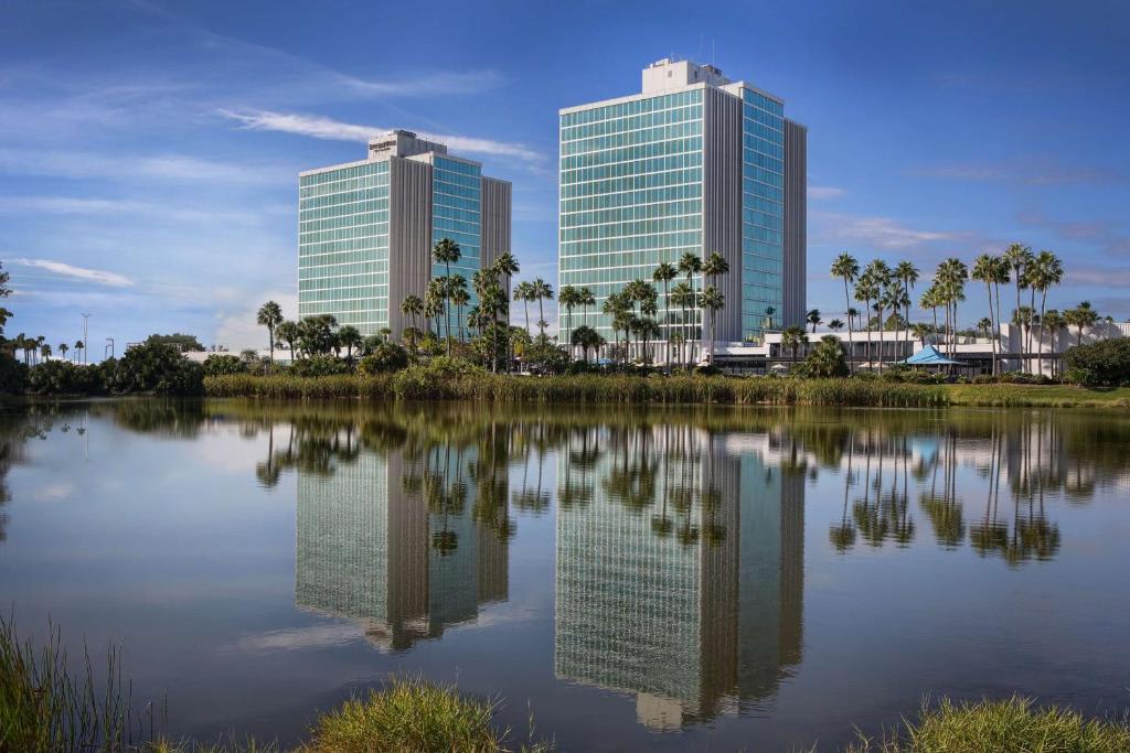 DoubleTree by Hilton at the Entrance to Universal Orlando