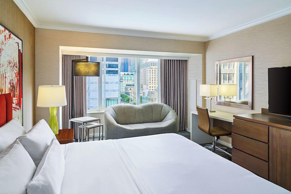 Img - Traditional Room, 1 King Bed, Non Smoking (Hearing Accessible)
