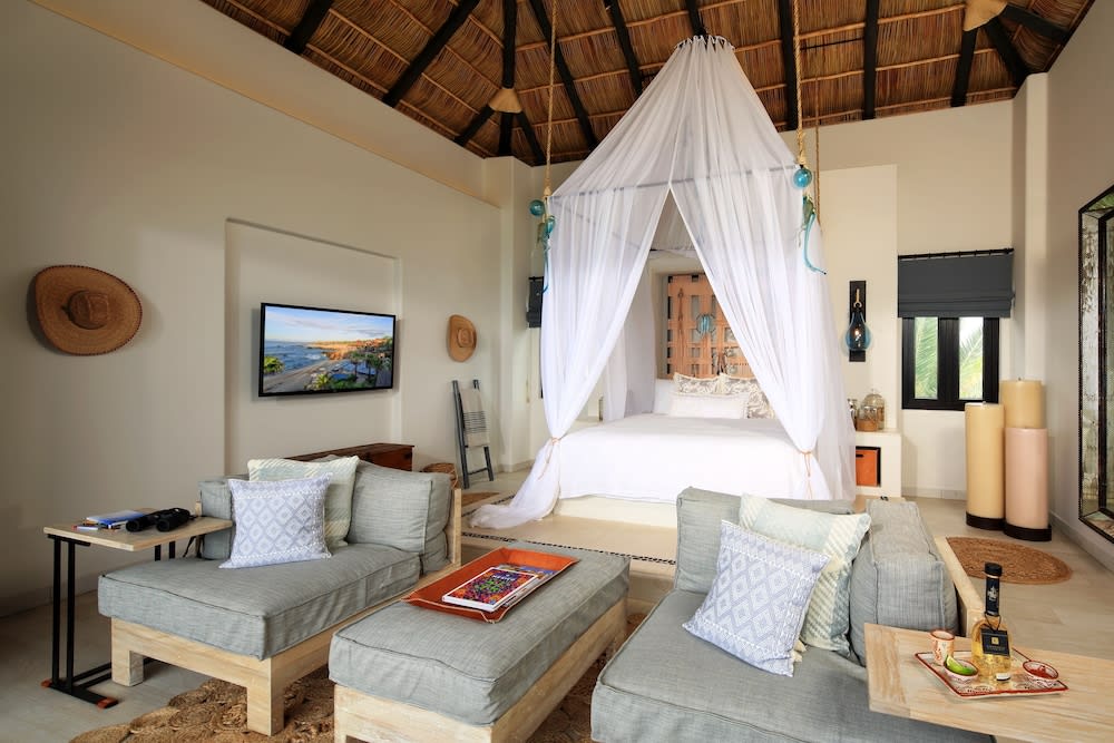 Img - Suite, 1 King Bed, Ocean View (Penthouse Spa Suite - One King)