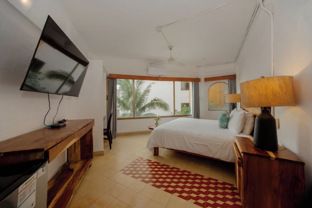 Img - Standard One Queen Size Bed
