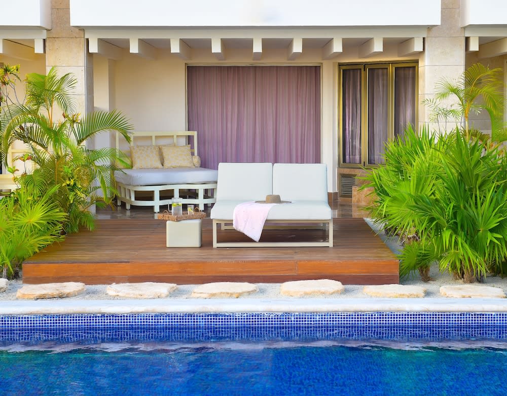 Img - Swim Up Suite