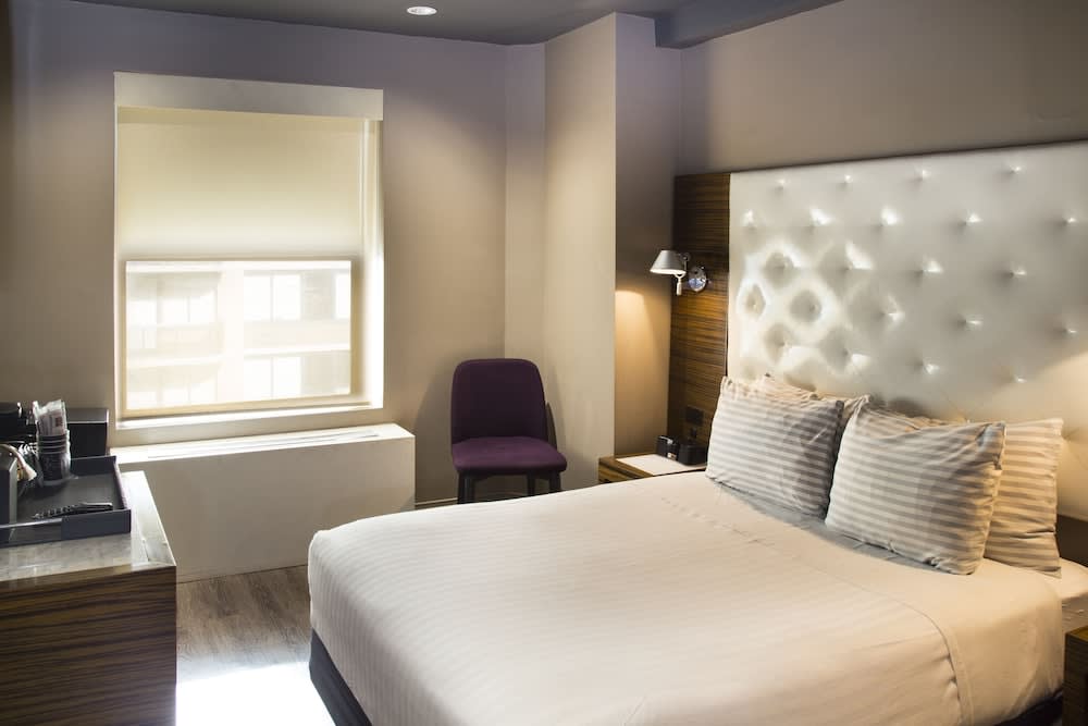 Img - Standard Room, 1 Queen Bed