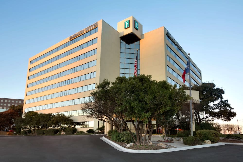 Embassy Suites by Hilton San Antonio Airport