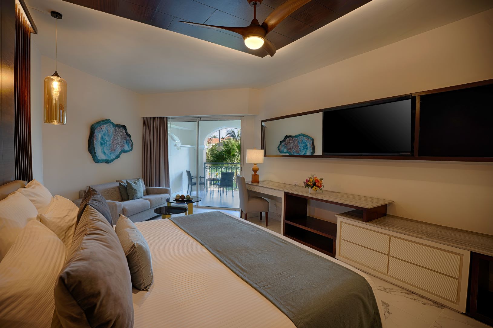 Img - Junior suite tropical view king bed - SDXKTV