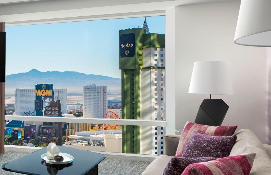 Suite Esquinera con vistas al Strip