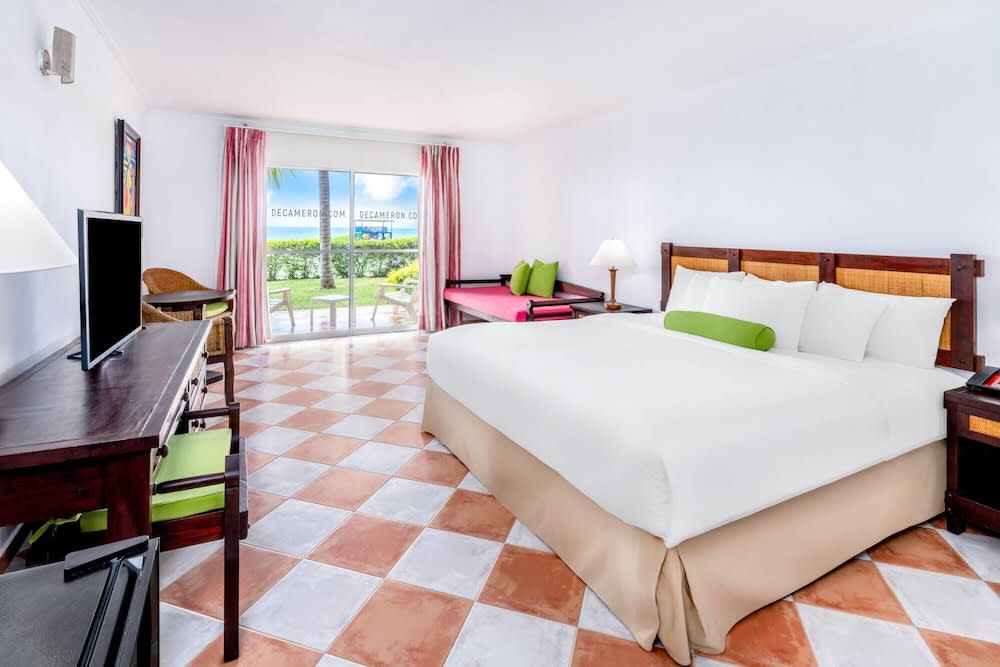 Img - Room, 1 King Bed, Garden View