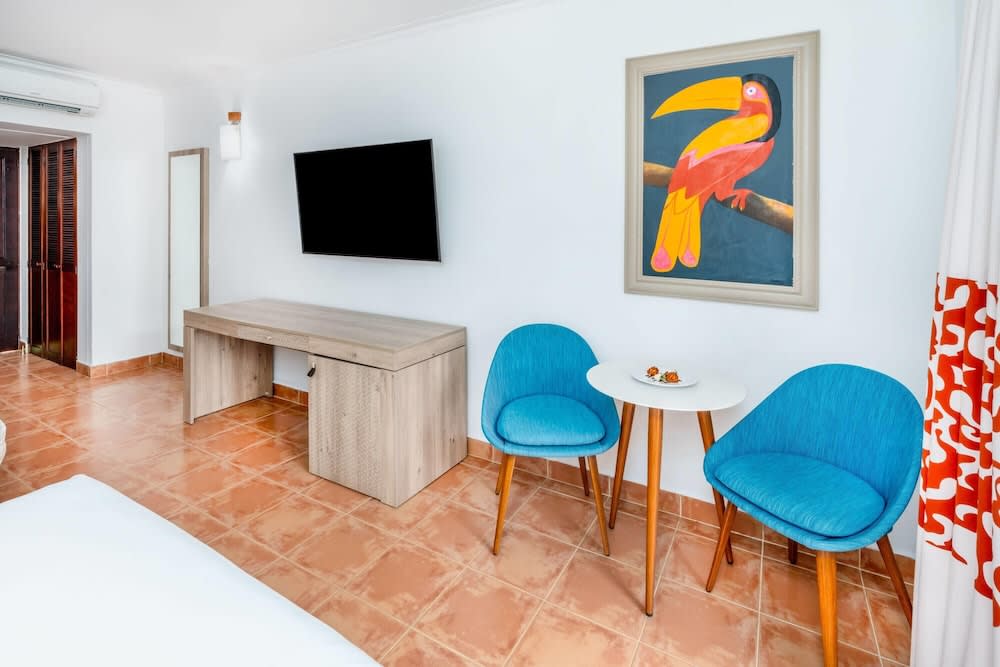 Img - Room, 2 Double Beds, Garden View (Plus)