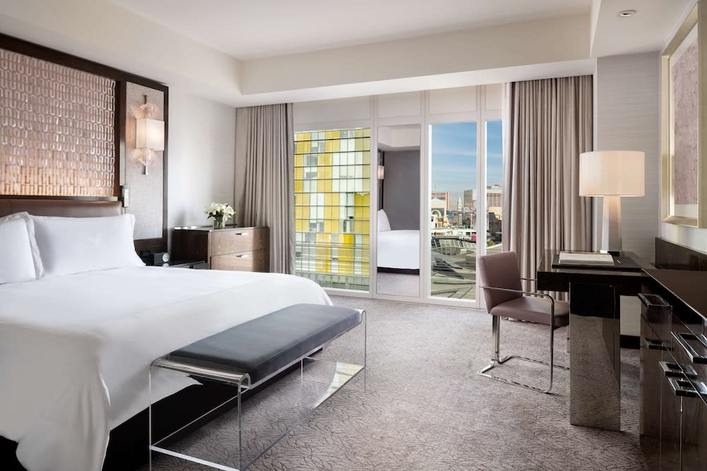 Img - Room, 1 King Bed, Accessible, City View (Hearing & Mobility, Roll-in Shower)