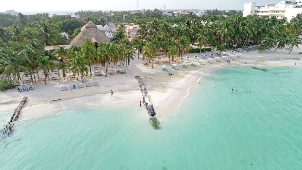 Hotel Cabañas María del Mar