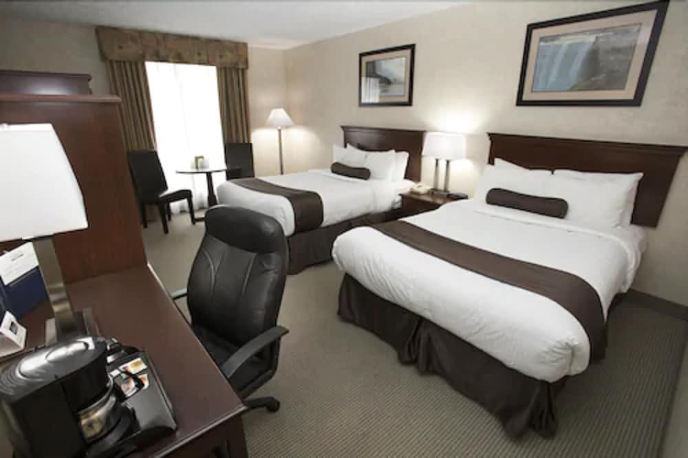 Img - Courtyard Room Interior Two Doubles