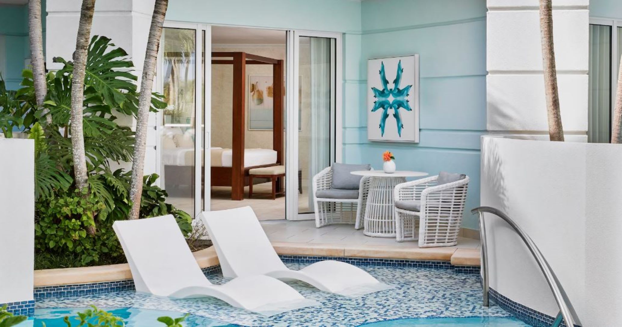 Img - West Bay Swim-up Oversized Club Level Junior Suite