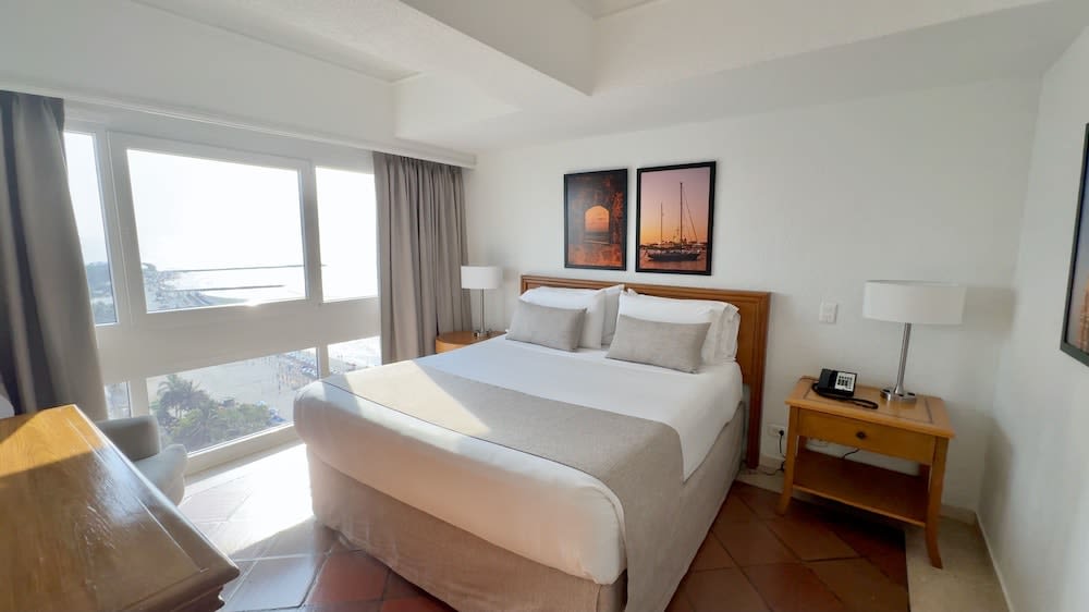 Img - Superior Room, 1 Queen Bed, Ocean View (VIP)