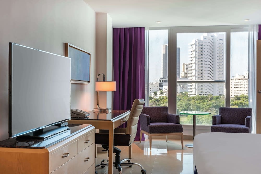 Img - Habitación, 1 cama King size, vista a la ciudad