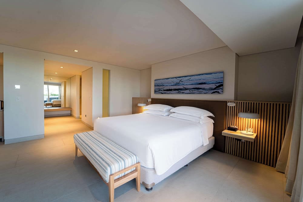 Img - Suite superior, 1 cama King size, vista a la bahía