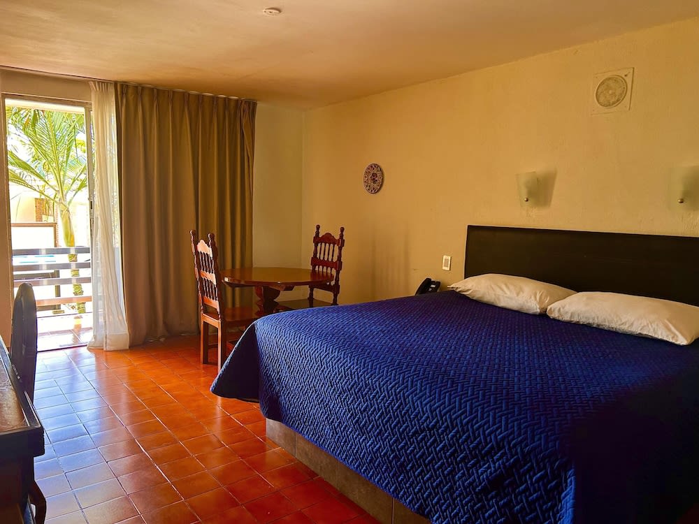 Img - Habitación estándar, 1 cama King size, para no fumadores, vista a la piscina