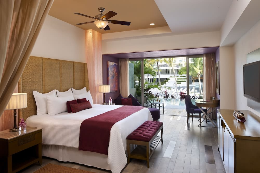 Img - Junior suite swimout garden view