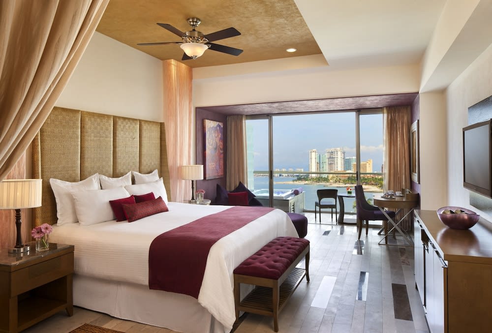 Img - Preferred Club Jr. Suite Ocean View, 1 King Bed