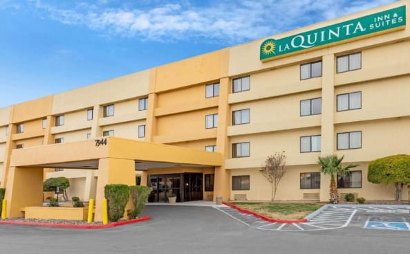 una representación de la parte delantera de un hotel en La Quinta by Wyndham El Paso East, en El Paso