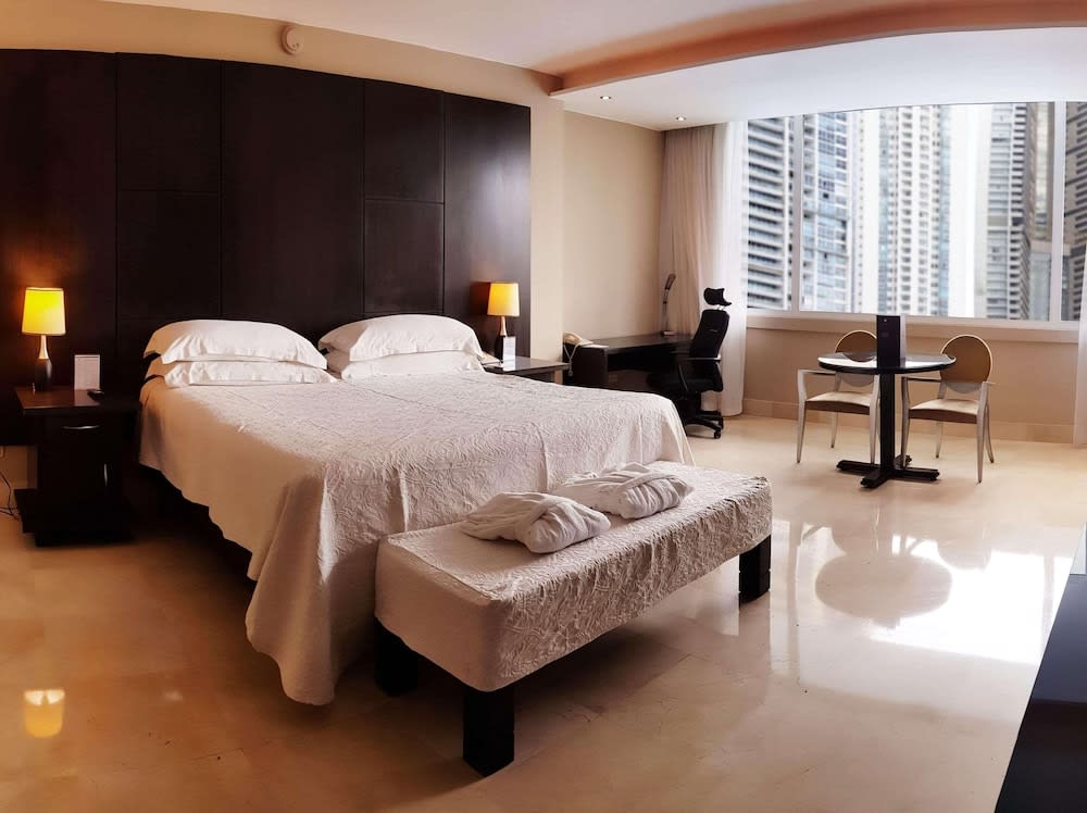 Img - Suite, 1 King Bed, Non Smoking