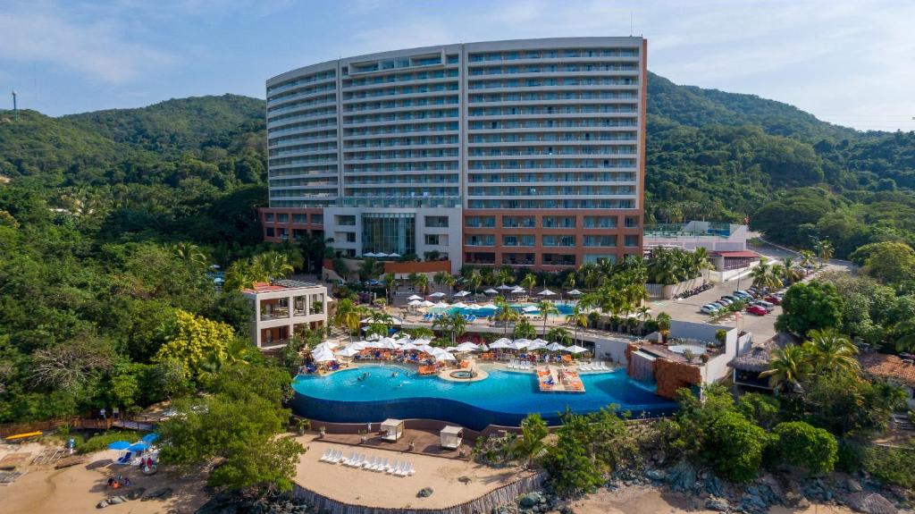 Azul Ixtapa Grand All Suites Spa and Convention Center