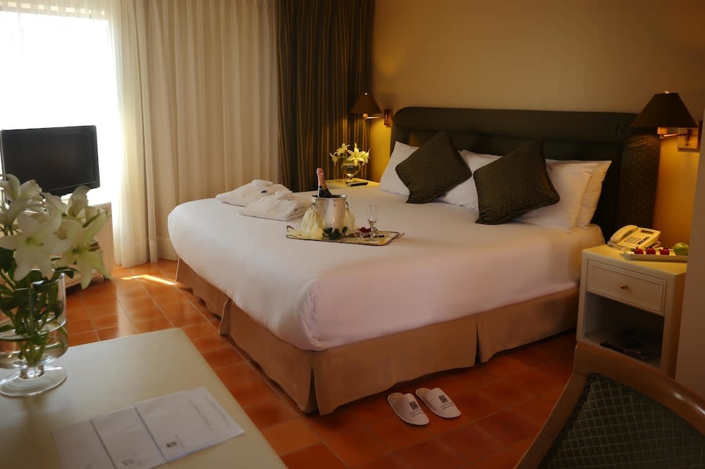 Suites del Bosque Hotel