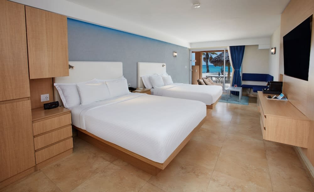 Img - Premium Room, 2 Queen Beds, Oceanfront