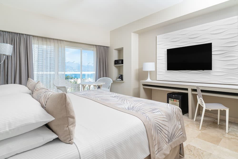 Img - Deluxe Partial Ocean View King