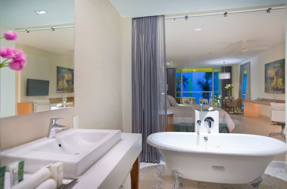 Img - Jr. Suite Jacuzzi King