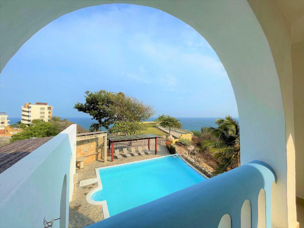 Four-Bedroom House with Ocean View