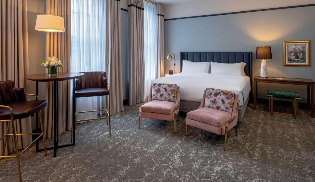 Img - One Queen Bed