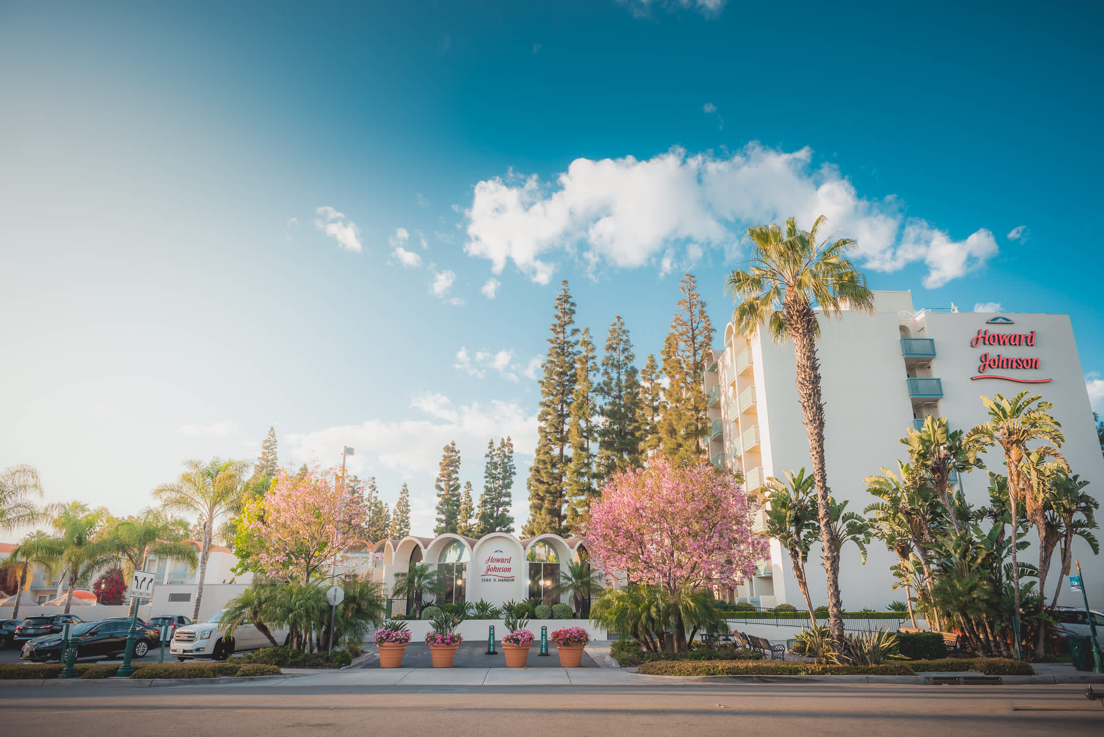  Howard Johnson by Wyndham Anaheim Hotel & Water Playground