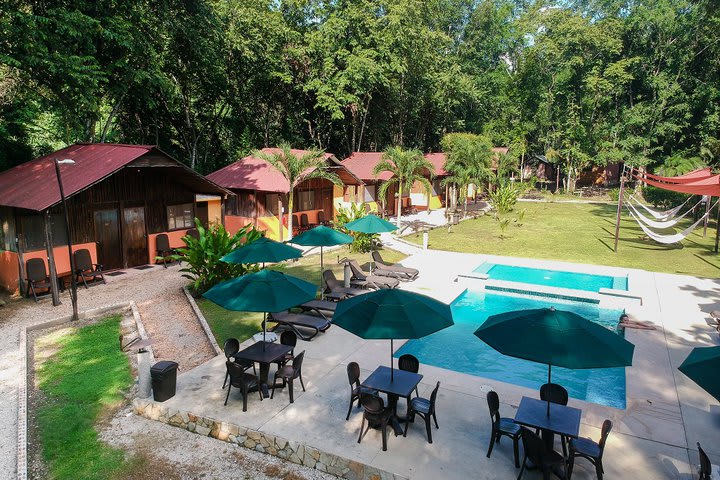 Vista del área de piscina