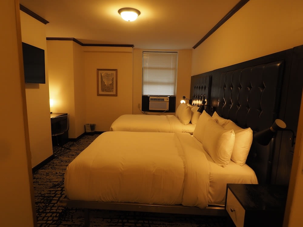 Img - Gold, 2 Full Beds