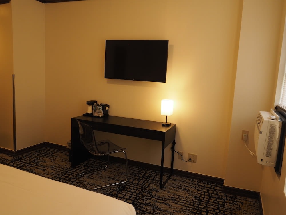 Img - Gold, 1 Full Bed