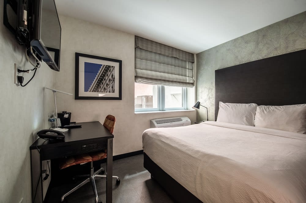 Img - Room, 1 Queen Bed