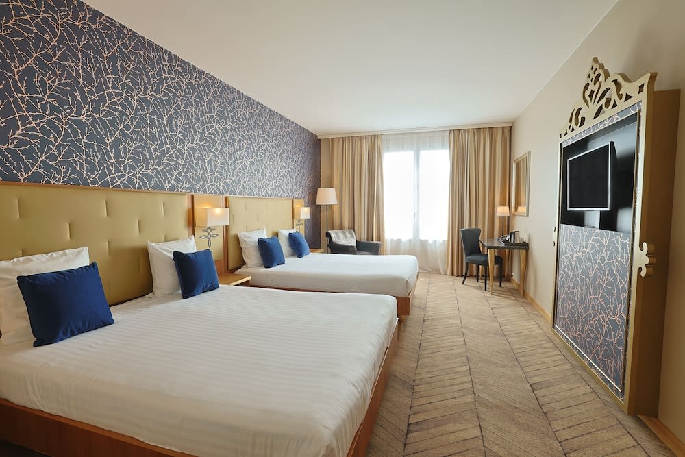 Img - Room, 2 Queen Beds